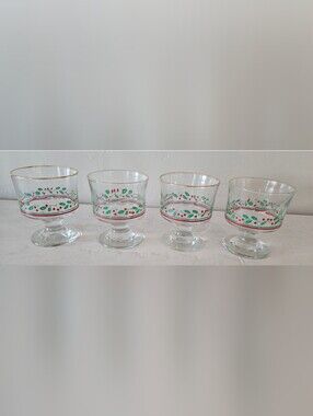 Holly Berry Sherbet Dessert Champagne Glasses Arby's Christmas Holiday Lot Of 4